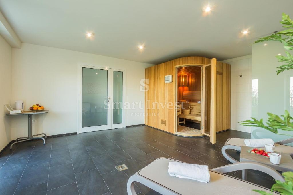 IKA - OPRIĆ, vila s 4 apartmaji in panoramskim pogledom na morje