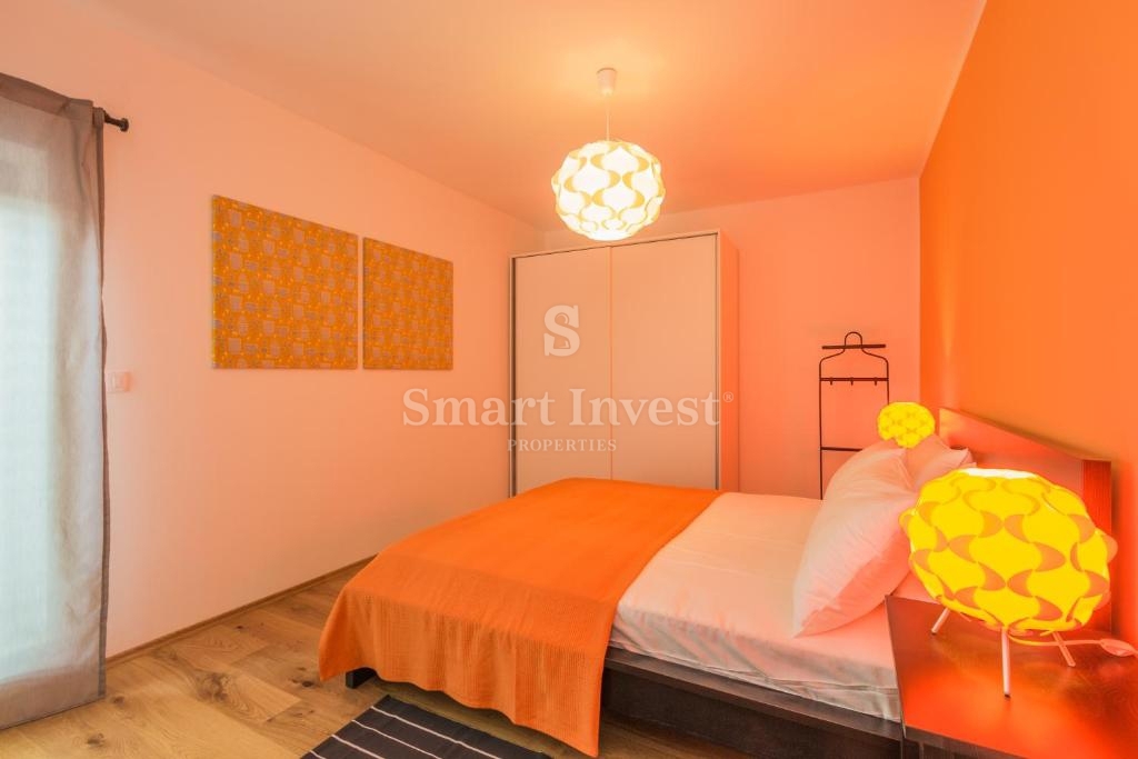 IKA - OPRIĆ, vila s 4 apartmaji in panoramskim pogledom na morje