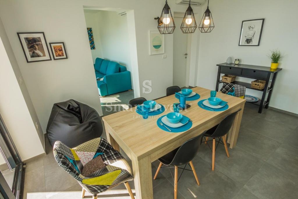 IKA - OPRIĆ, vila s 4 apartmaji in panoramskim pogledom na morje