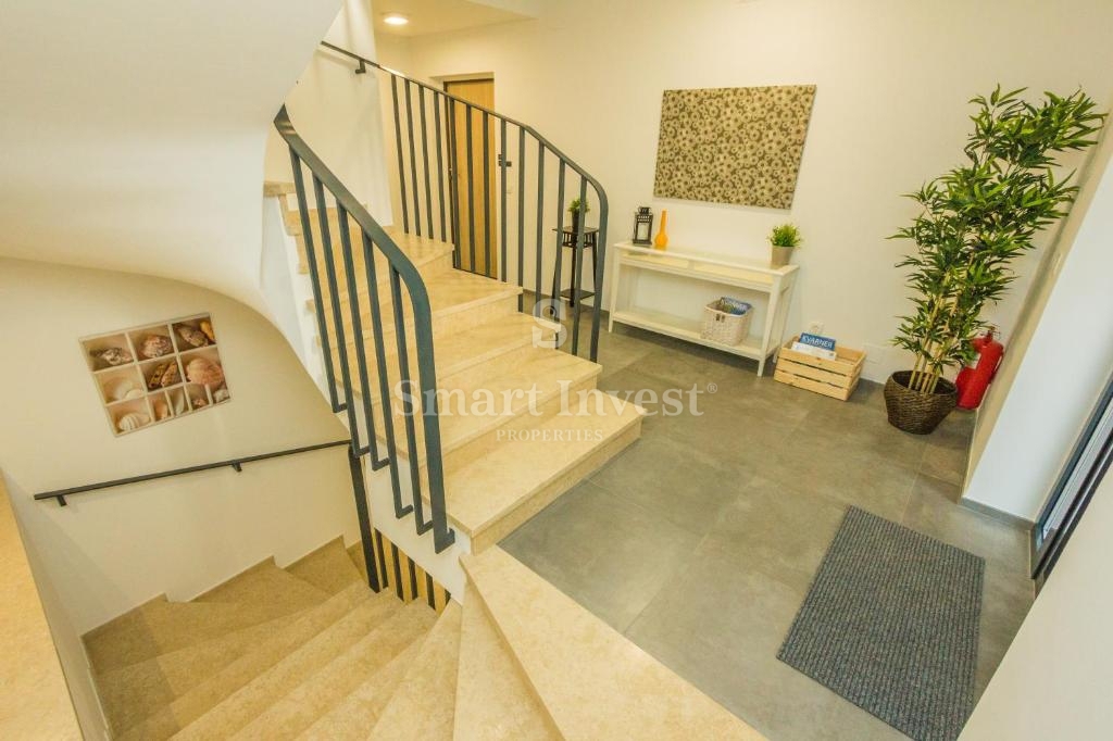 IKA - OPRIĆ, vila s 4 apartmaji in panoramskim pogledom na morje