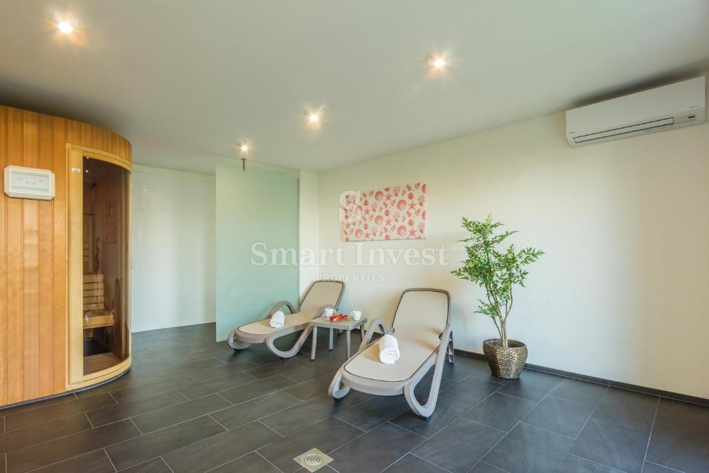 IKA - OPRIĆ, vila s 4 apartmaji in panoramskim pogledom na morje