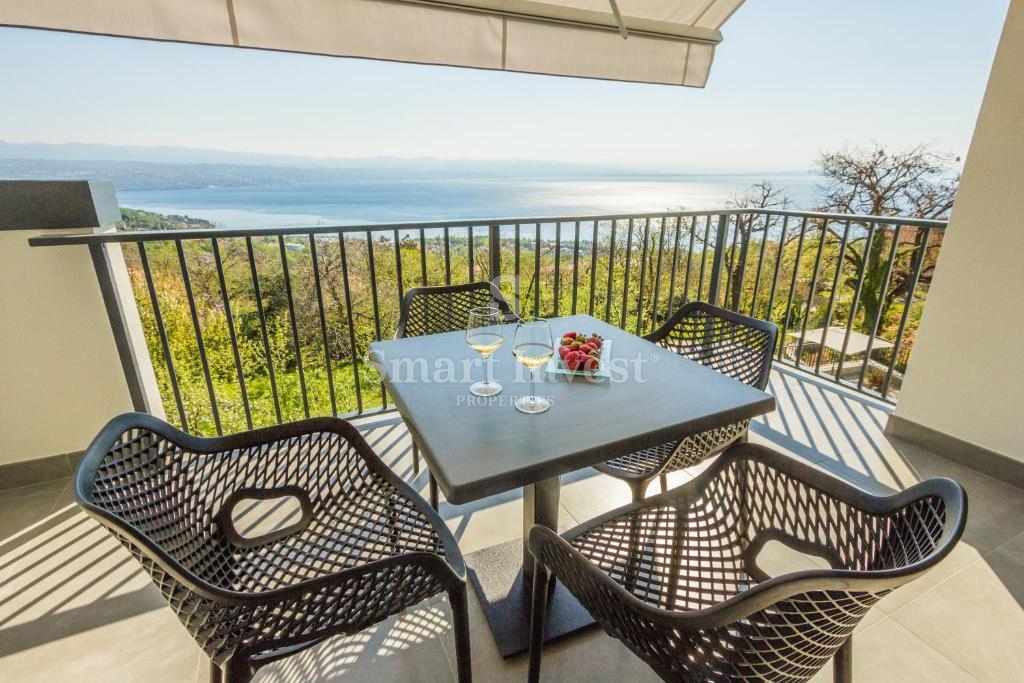 IKA - OPRIĆ, vila s 4 apartmaji in panoramskim pogledom na morje