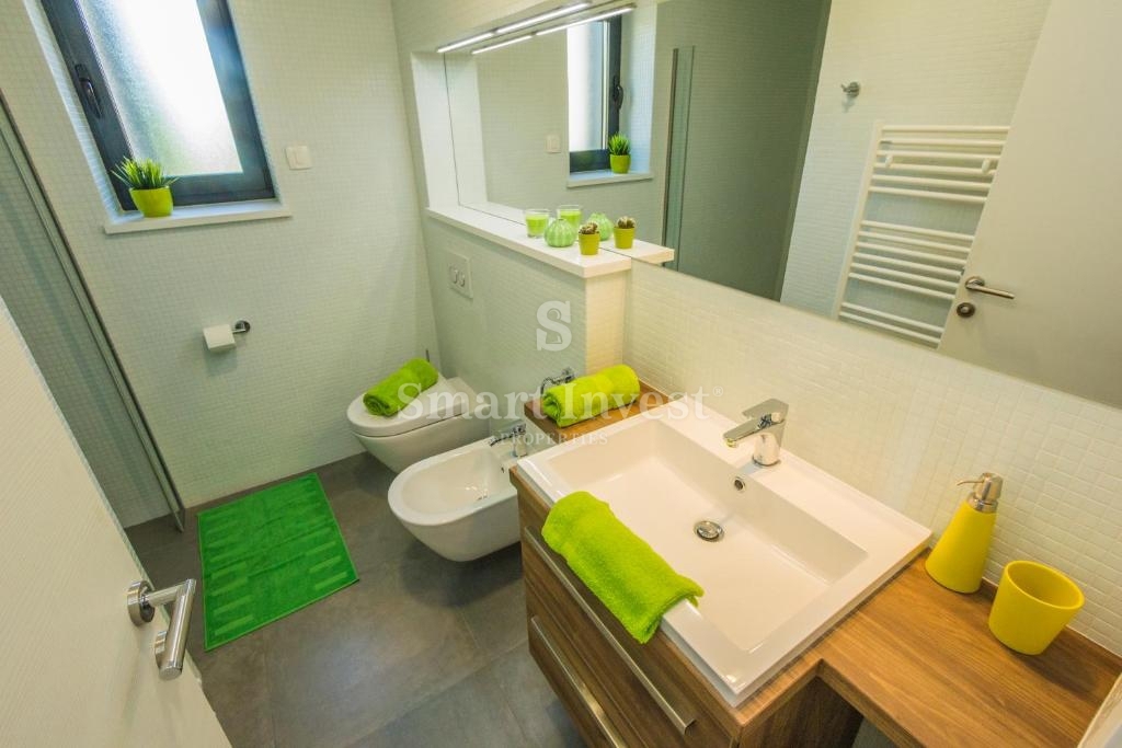 IKA - OPRIĆ, vila s 4 apartmaji in panoramskim pogledom na morje