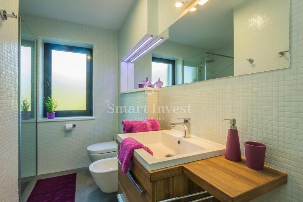 IKA - OPRIĆ, vila s 4 apartmaji in panoramskim pogledom na morje