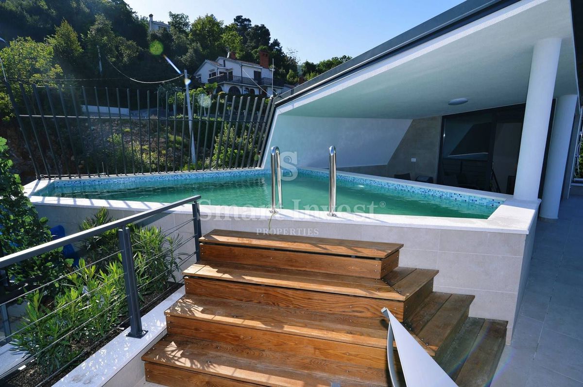 OPATIJA - CENTER, Luxury villa with 6 apartment and sea view