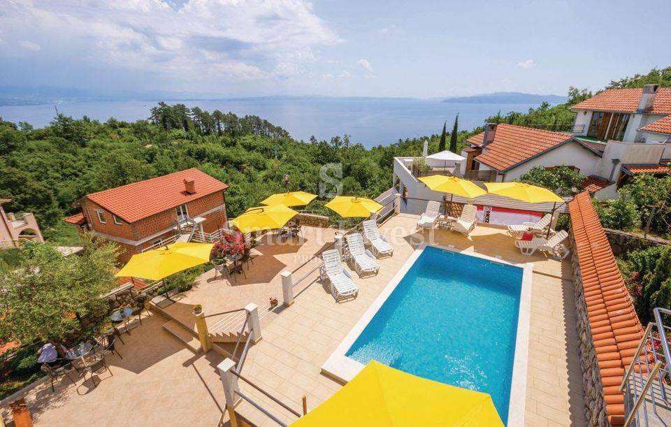 OPATIJA, luksuzna vila z apartmaji, bazenom in pogledom na morje