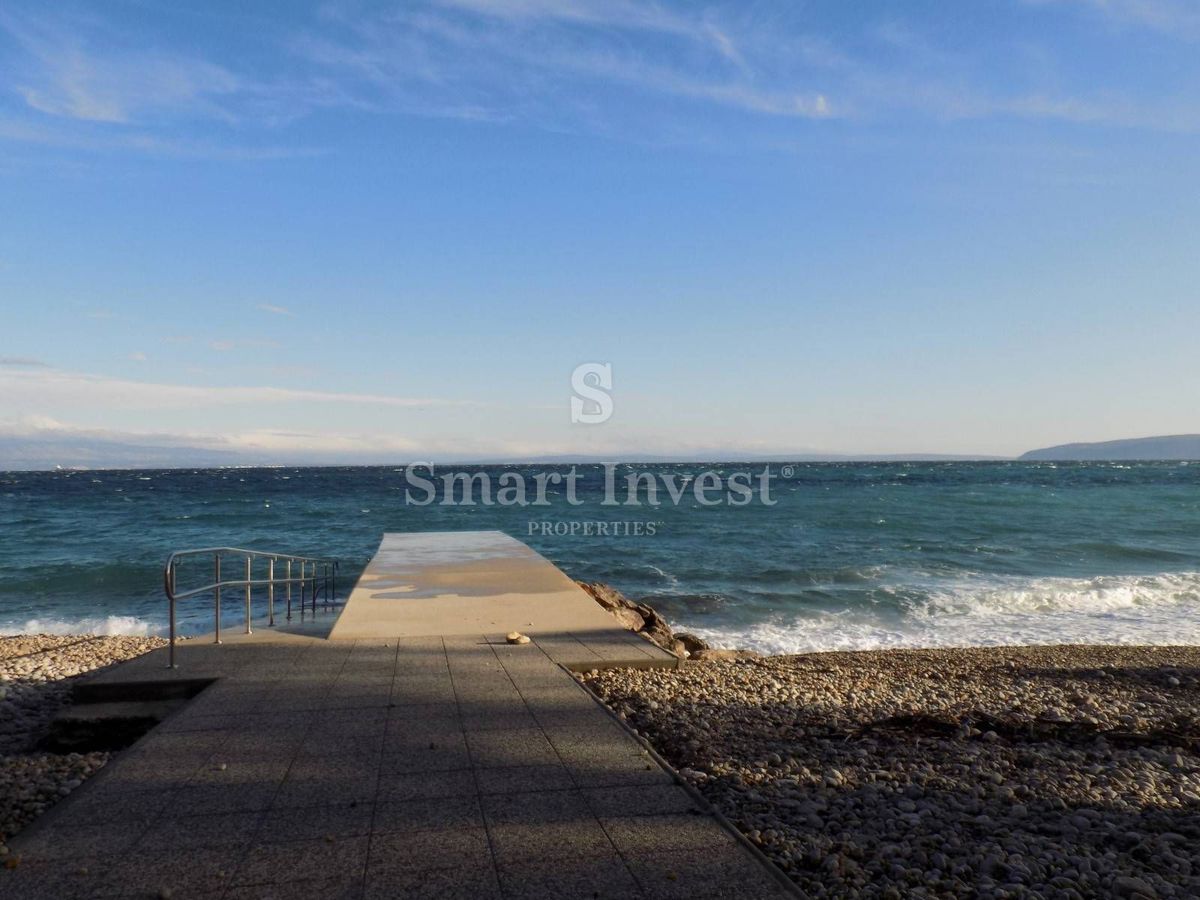 OPATIJSKA RIVIERA,   Zemljišče 2095 m2 ob morju, turistične namene