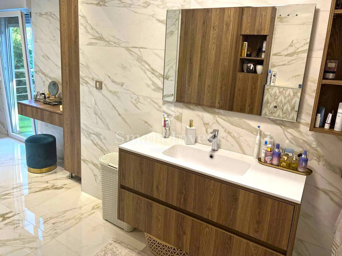 OPATIJA, Ekskluzivna vila z bazenom in teniškim igriščem, prodamo