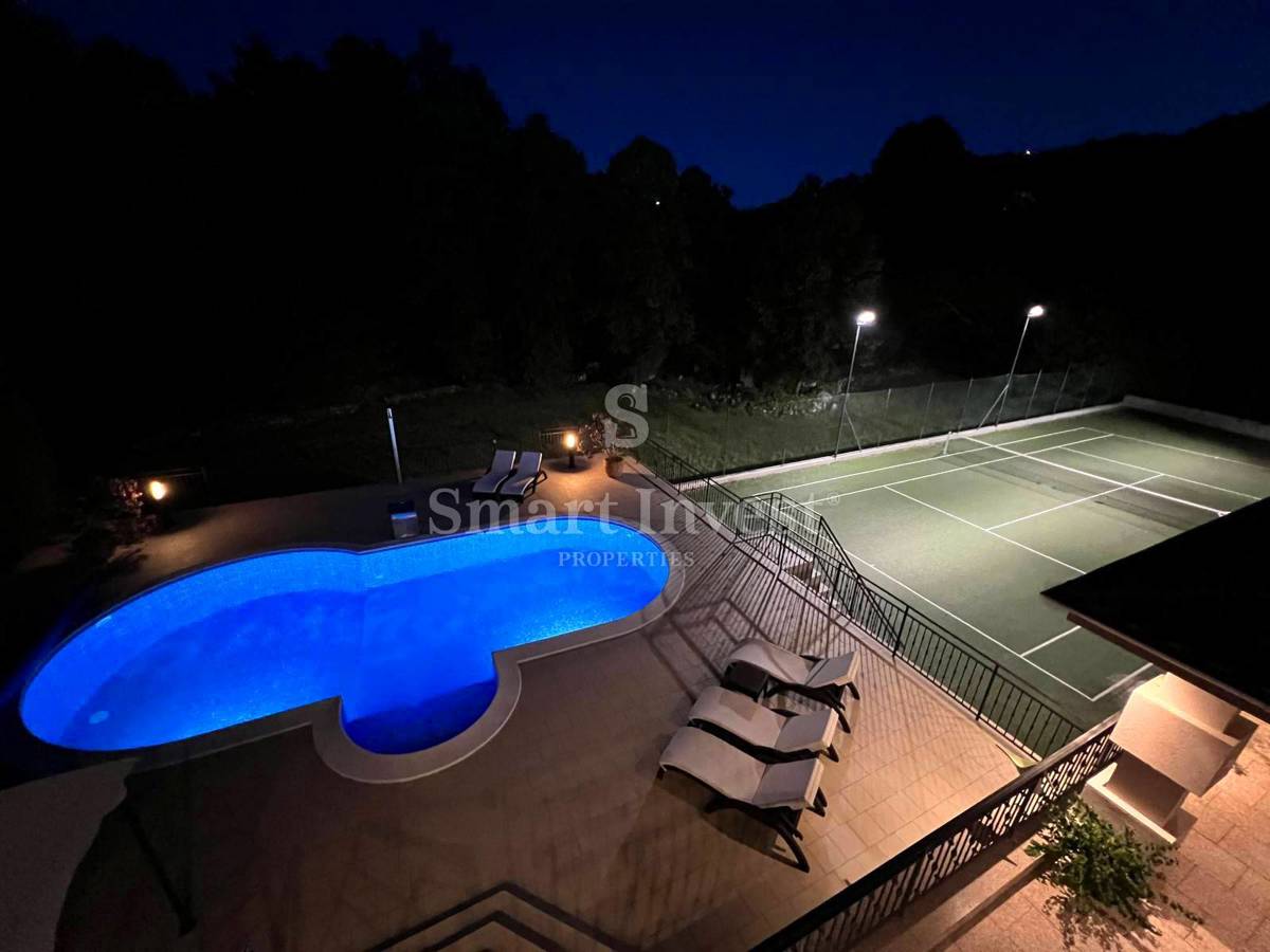 OPATIJA, Ekskluzivna vila z bazenom in teniškim igriščem, prodamo