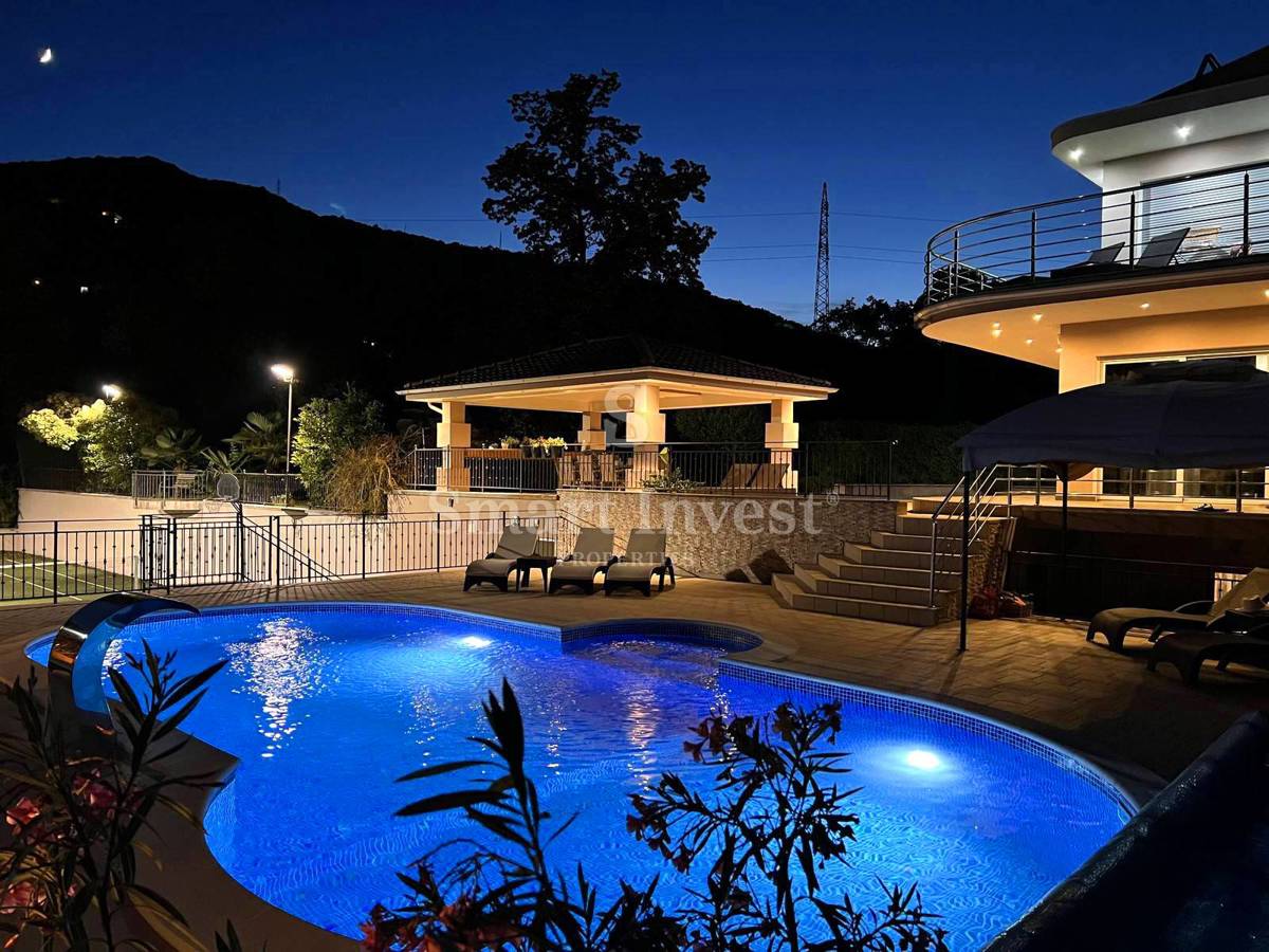 OPATIJA, Ekskluzivna vila z bazenom in teniškim igriščem, prodamo