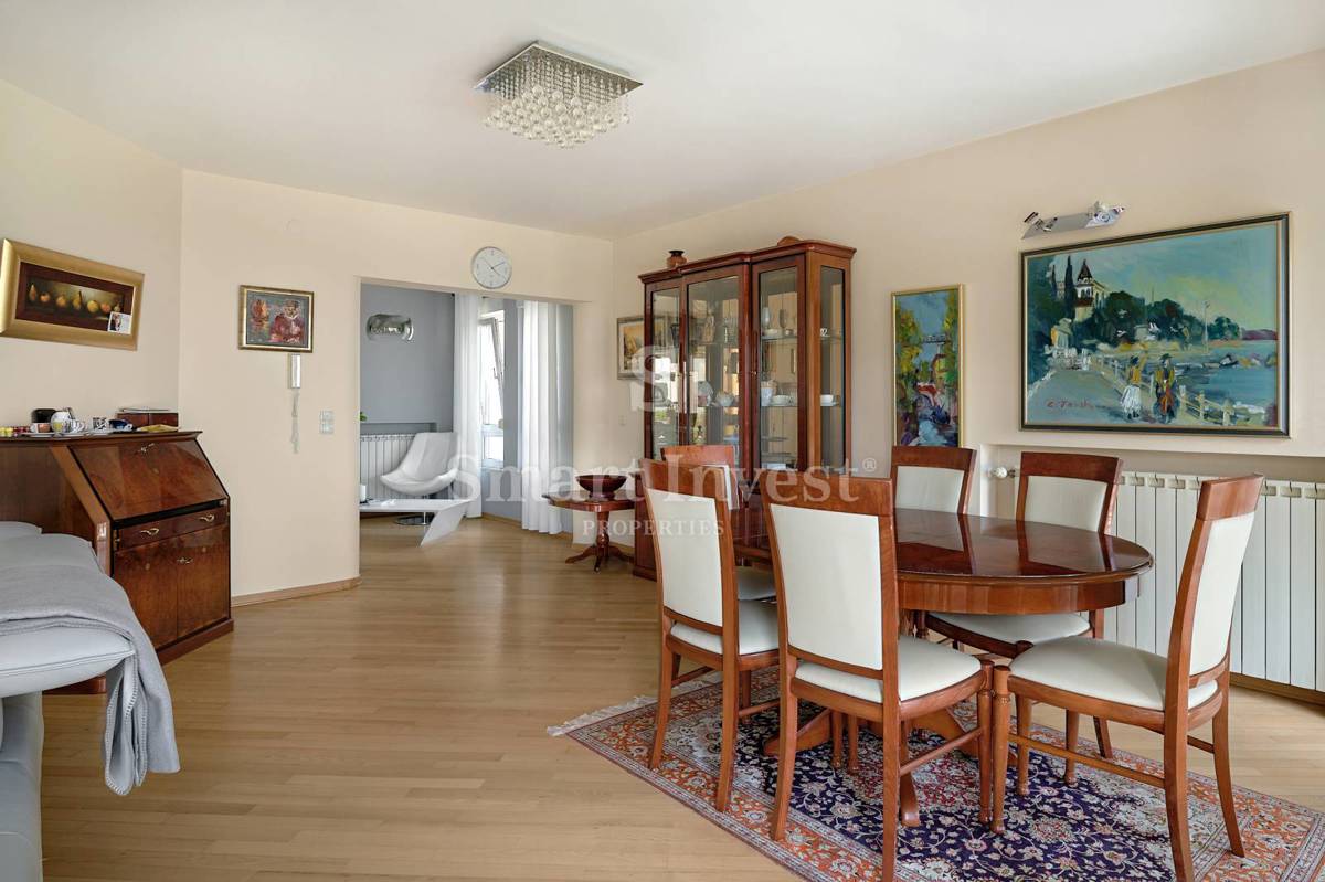 OPATIJA, Vila s pogledom na morje in prostornim vrtom, prodamo
