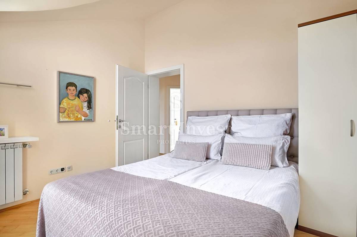 OPATIJA, Vila s pogledom na morje in prostornim vrtom, prodamo