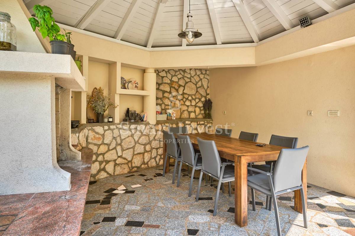 OPATIJA, Vila s pogledom na morje in prostornim vrtom, prodamo
