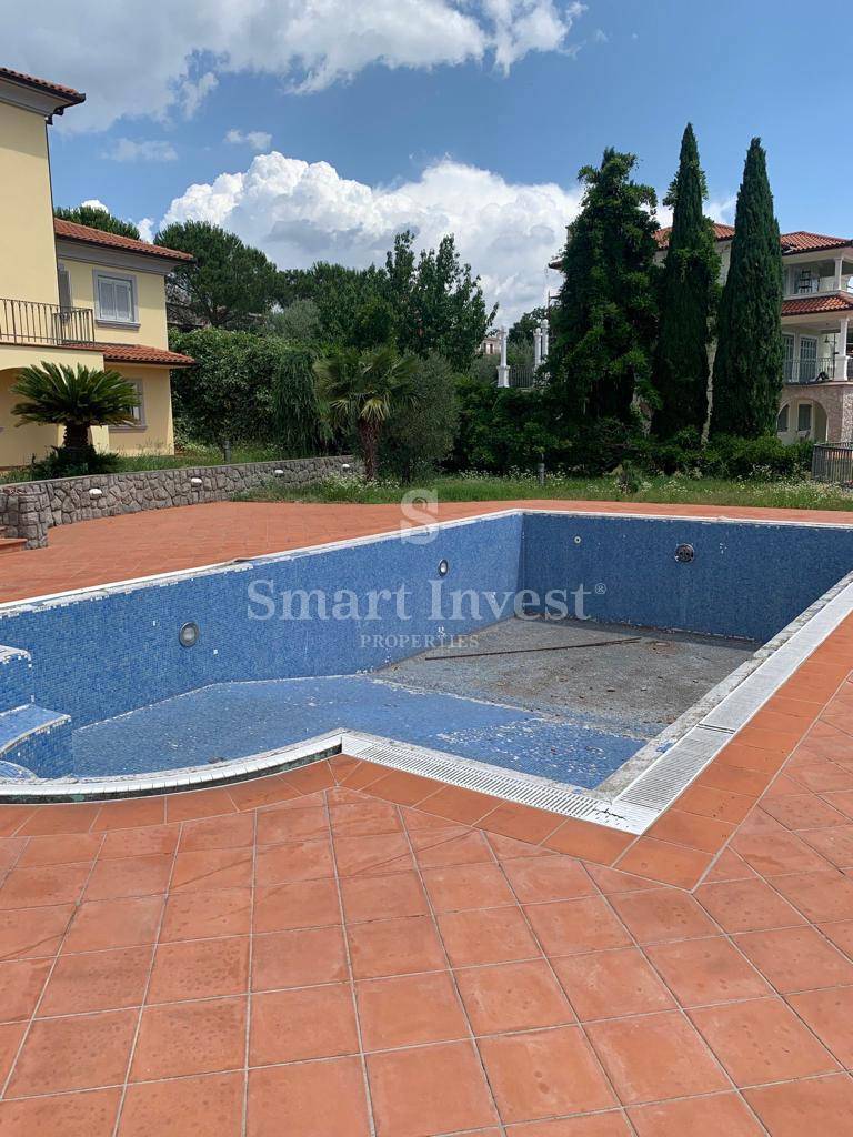 OPATIJA, vila z bazenom, panoramskim pogledom na morje in prostornim vrtom