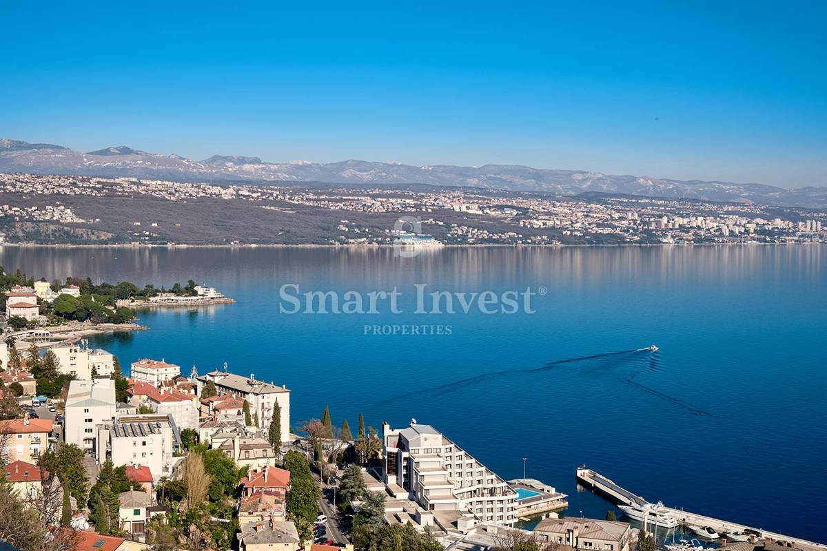 OPATIJA, luksuzen penthouse z neprekosljivim pogledom na morje in strešno teraso z bazenom