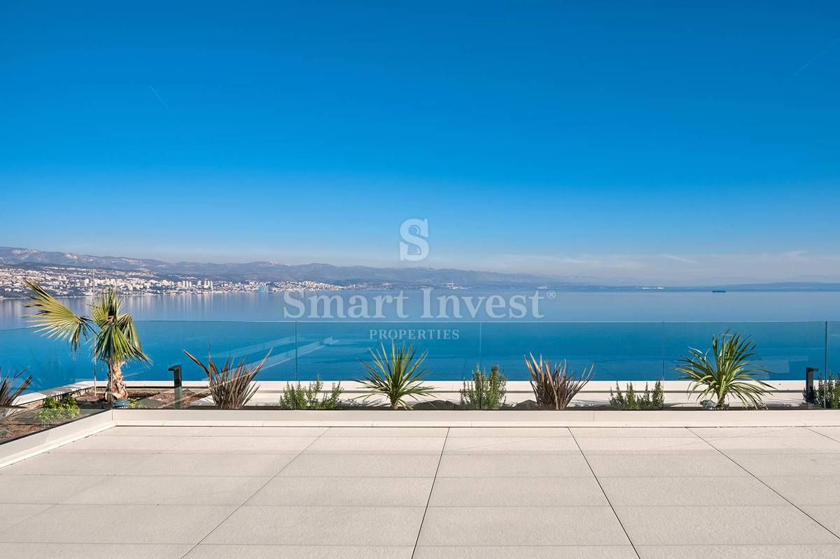 OPATIJA, luksuzen penthouse z neprekosljivim pogledom na morje in strešno teraso z bazenom