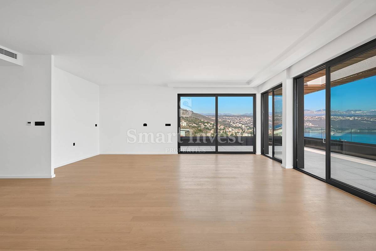 OPATIJA, luksuzen penthouse z neprekosljivim pogledom na morje in strešno teraso z bazenom