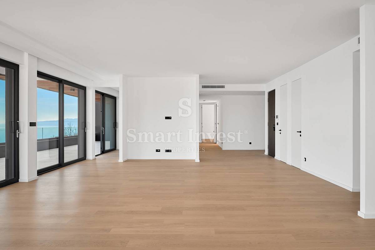 OPATIJA, luksuzen penthouse z neprekosljivim pogledom na morje in strešno teraso z bazenom