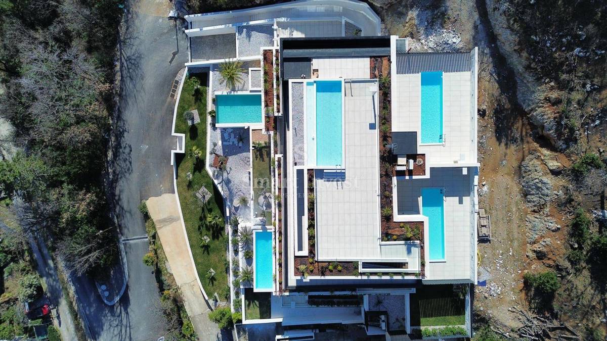 OPATIJA, luksuzen penthouse z neprekosljivim pogledom na morje in strešno teraso z bazenom