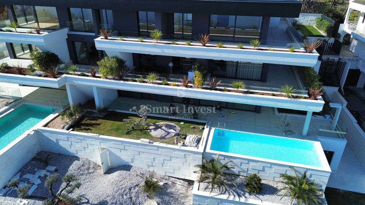 OPATIJA, luksuzen penthouse z neprekosljivim pogledom na morje in strešno teraso z bazenom