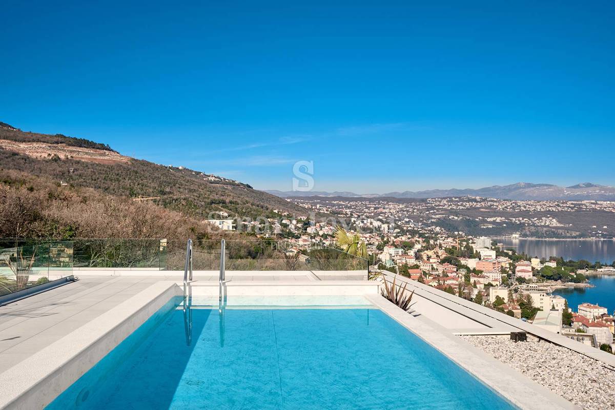 OPATIJA, luksuzen penthouse z neprekosljivim pogledom na morje in strešno teraso z bazenom