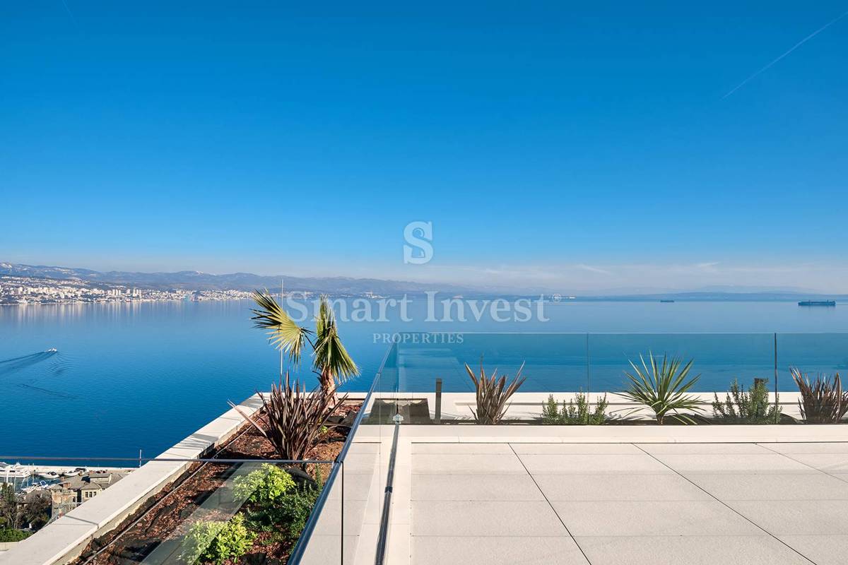 OPATIJA, luksuzen penthouse z neprekosljivim pogledom na morje in strešno teraso z bazenom