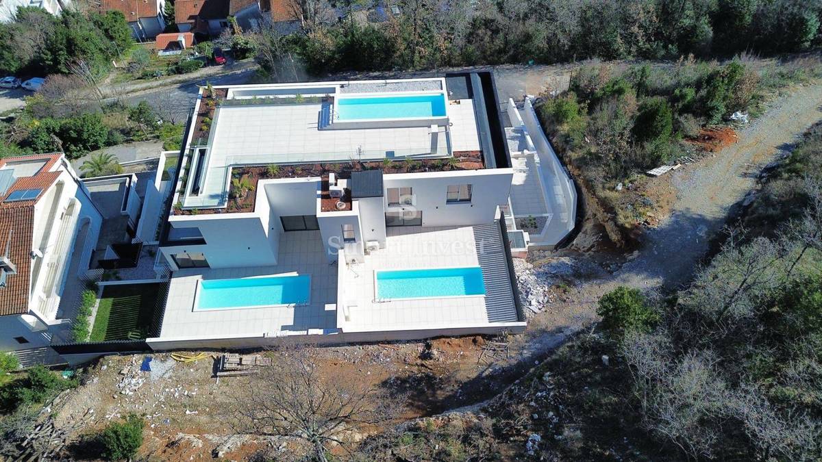 OPATIJA, luksuzen penthouse z neprekosljivim pogledom na morje in strešno teraso z bazenom