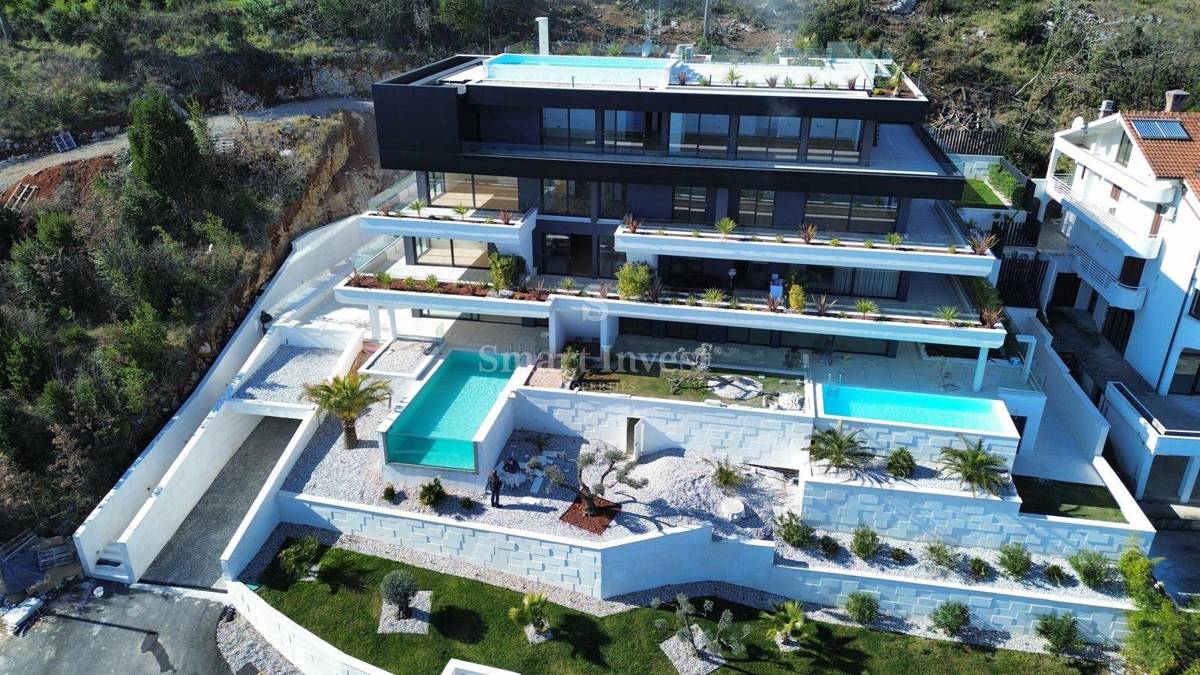 OPATIJA, luksuzen penthouse z neprekosljivim pogledom na morje in strešno teraso z bazenom