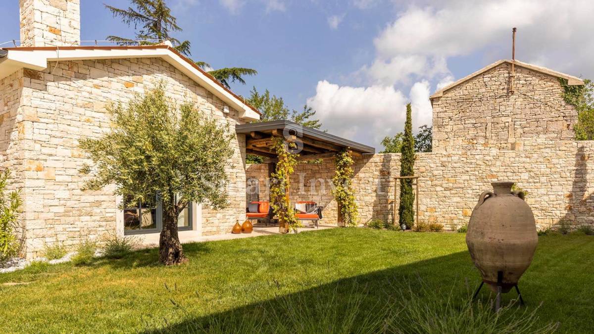 ISTRA, edinstvena nepremičnina z dvema luksuznima vilama s pogledom na morje