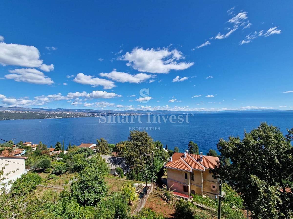 OPATIJA, stanovanje z garažo in pogledom na morje