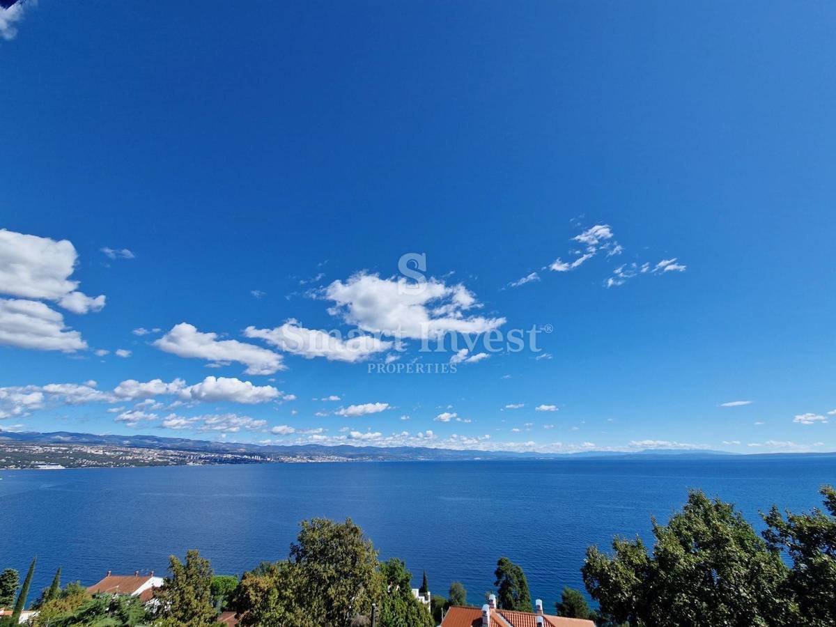 OPATIJA, stanovanje z garažo in pogledom na morje