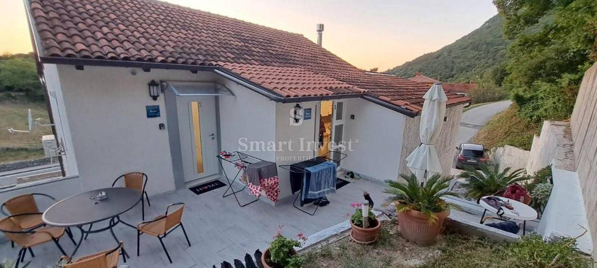 ISTRA - PLOMIN, hiša 270 m2, poslovno stanovanjska možnost