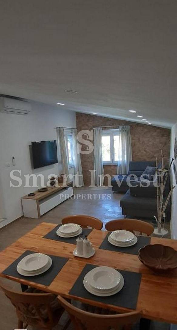 ISTRA - PLOMIN, hiša 270 m2, poslovno stanovanjska možnost