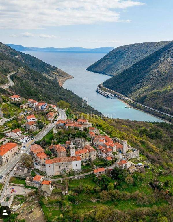 ISTRA - PLOMIN, hiša 270 m2, poslovno stanovanjska možnost