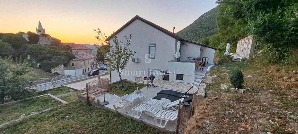 ISTRA - PLOMIN, hiša 270 m2, poslovno stanovanjska možnost