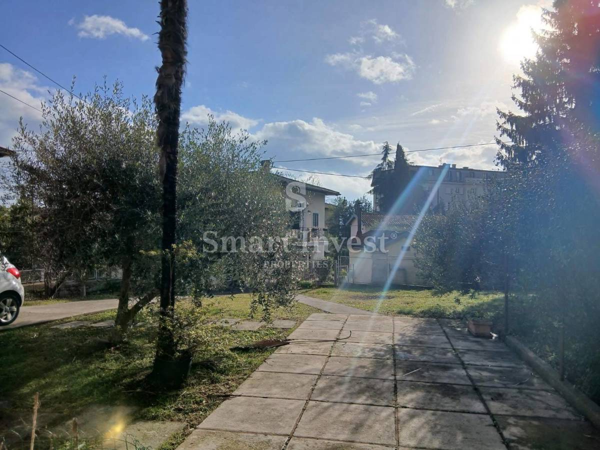 LOVRAN, samostojna hiša 220 m2 v bližini morja
