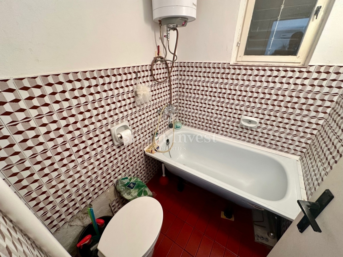 JADRANOVO, lepa manjša hiša z vrtom