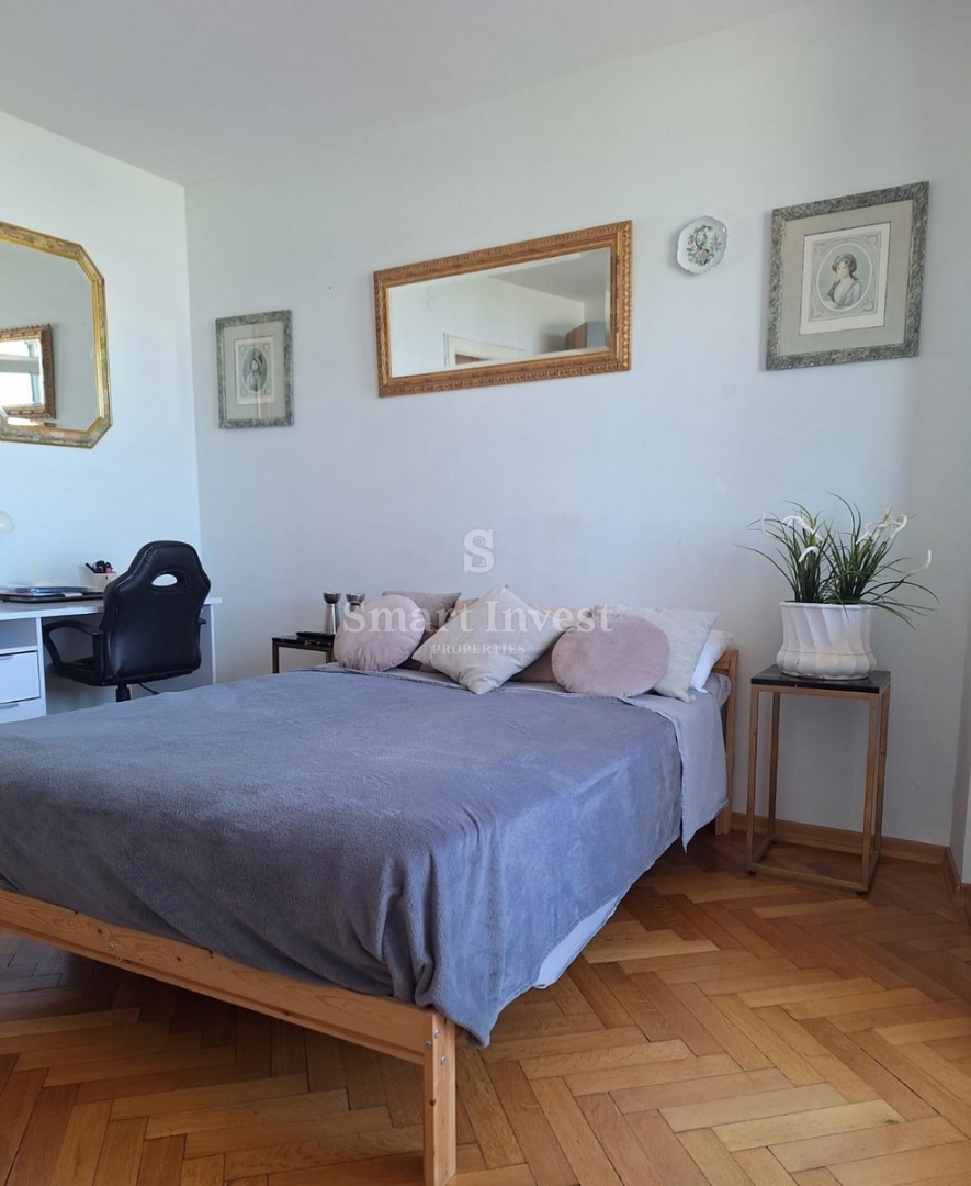 SPLIT, 3-sobno stanovanje s pogledom na morje na izjemni lokaciji