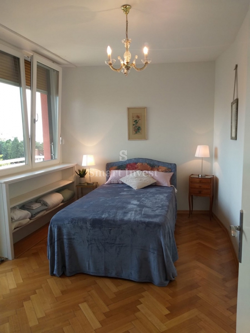 SPLIT, 3-sobno stanovanje s pogledom na morje na izjemni lokaciji