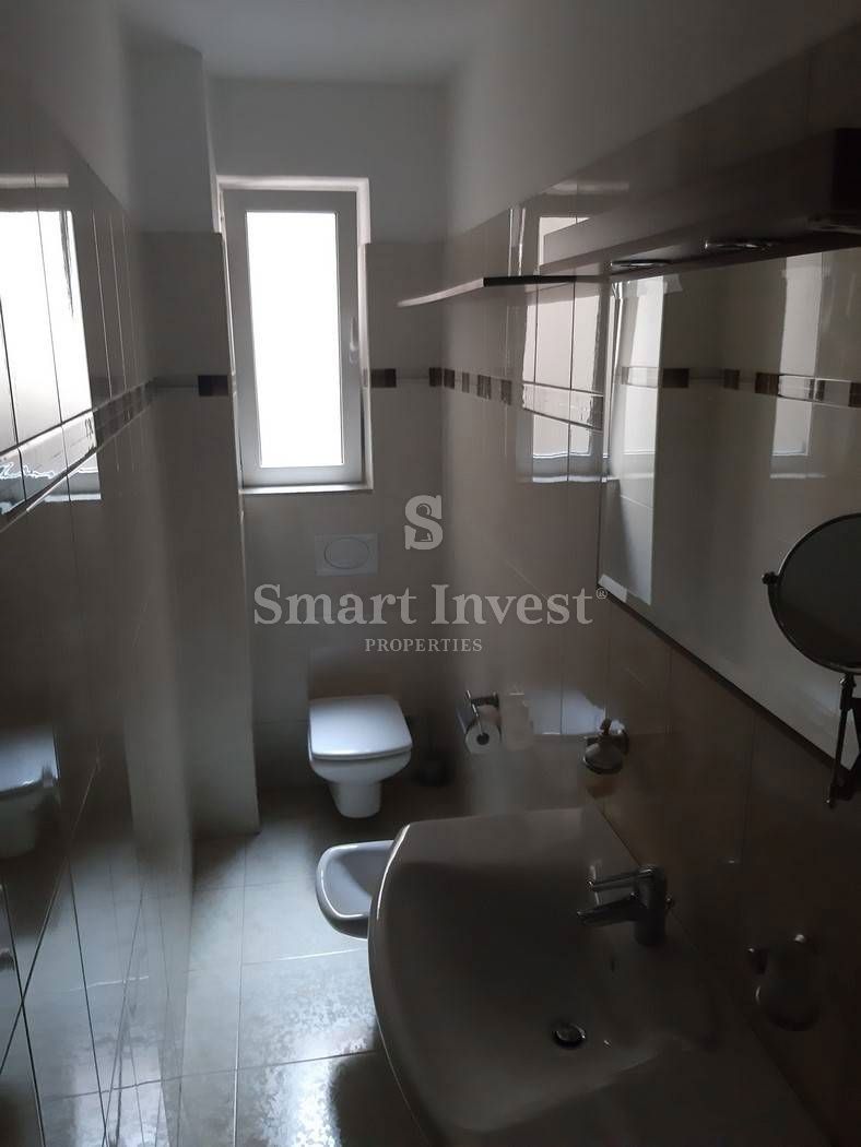 RIJEKA - CENTER, prostorno stanovanje s pogledom na morje