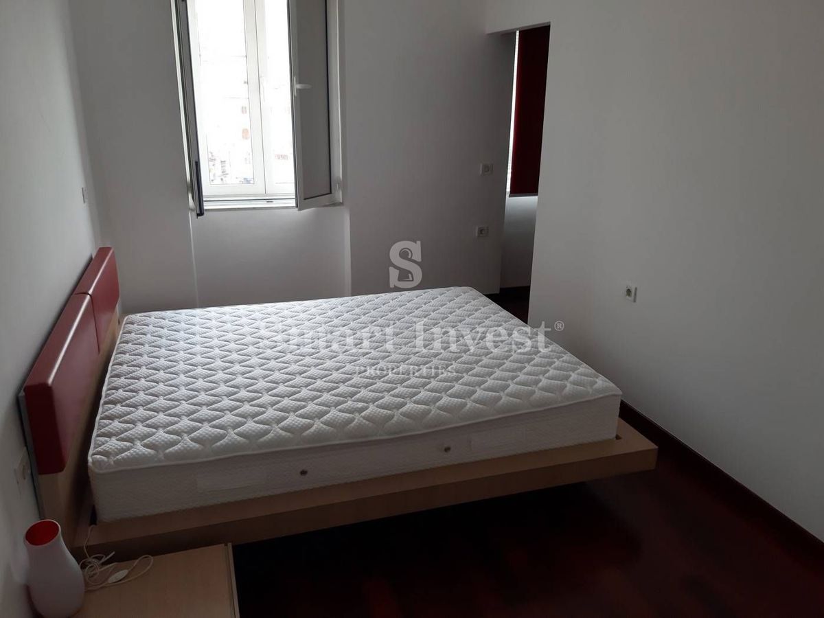 RIJEKA - CENTER, prostorno stanovanje s pogledom na morje