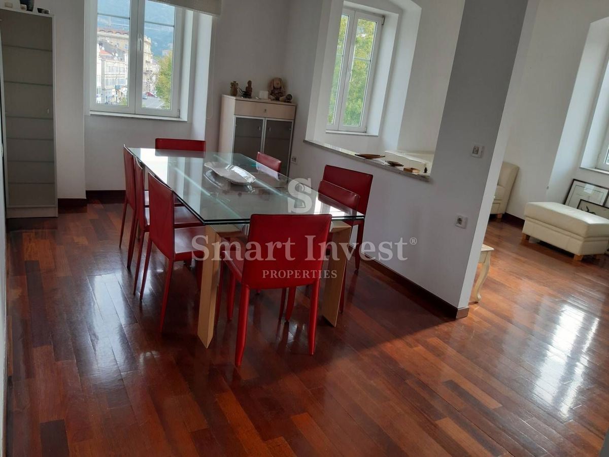 RIJEKA - CENTER, prostorno stanovanje s pogledom na morje