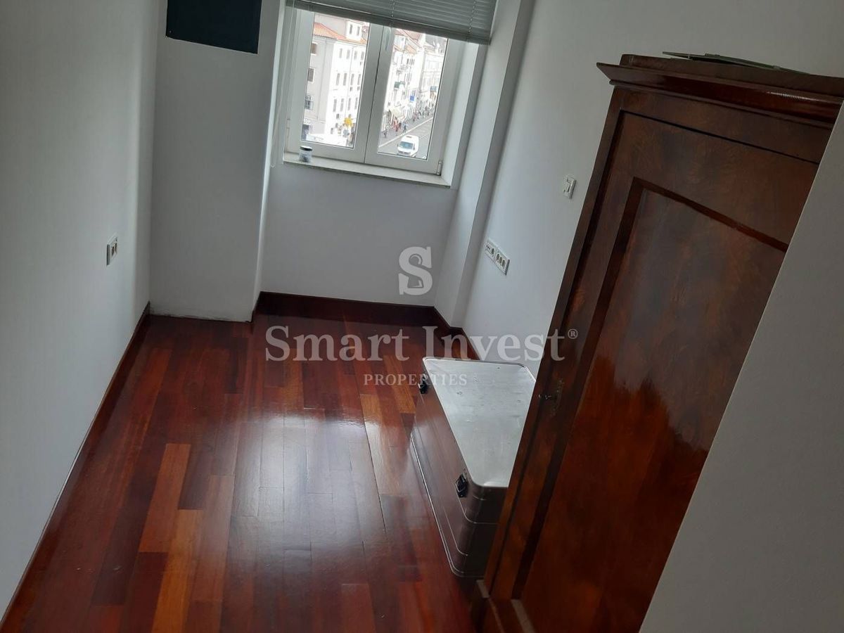 RIJEKA - CENTER, prostorno stanovanje s pogledom na morje