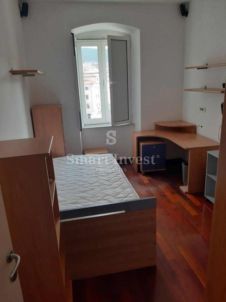 RIJEKA - CENTER, prostorno stanovanje s pogledom na morje