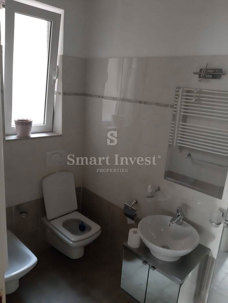 RIJEKA - CENTER, prostorno stanovanje s pogledom na morje