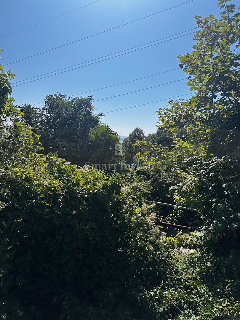 MATULJI - RUKAVAC, stara polpritlična hiša na mirni lokaciji!