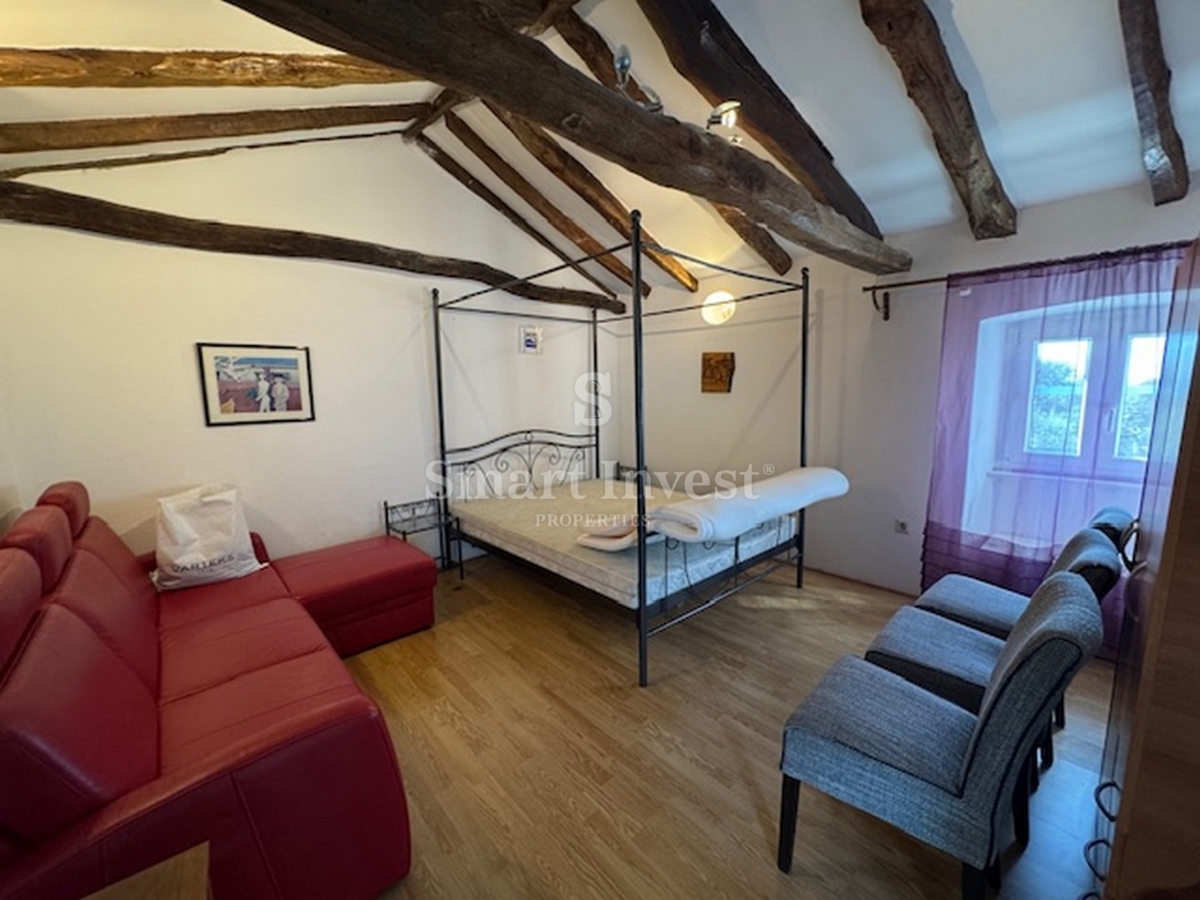 BRSEČ, popolnoma prenovljena avtentična hiša