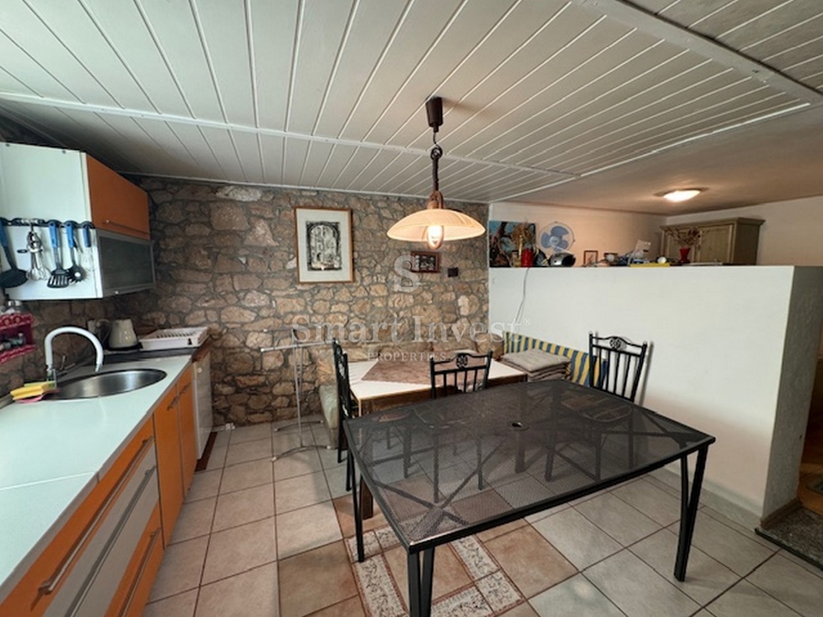 BRSEČ, popolnoma prenovljena avtentična hiša