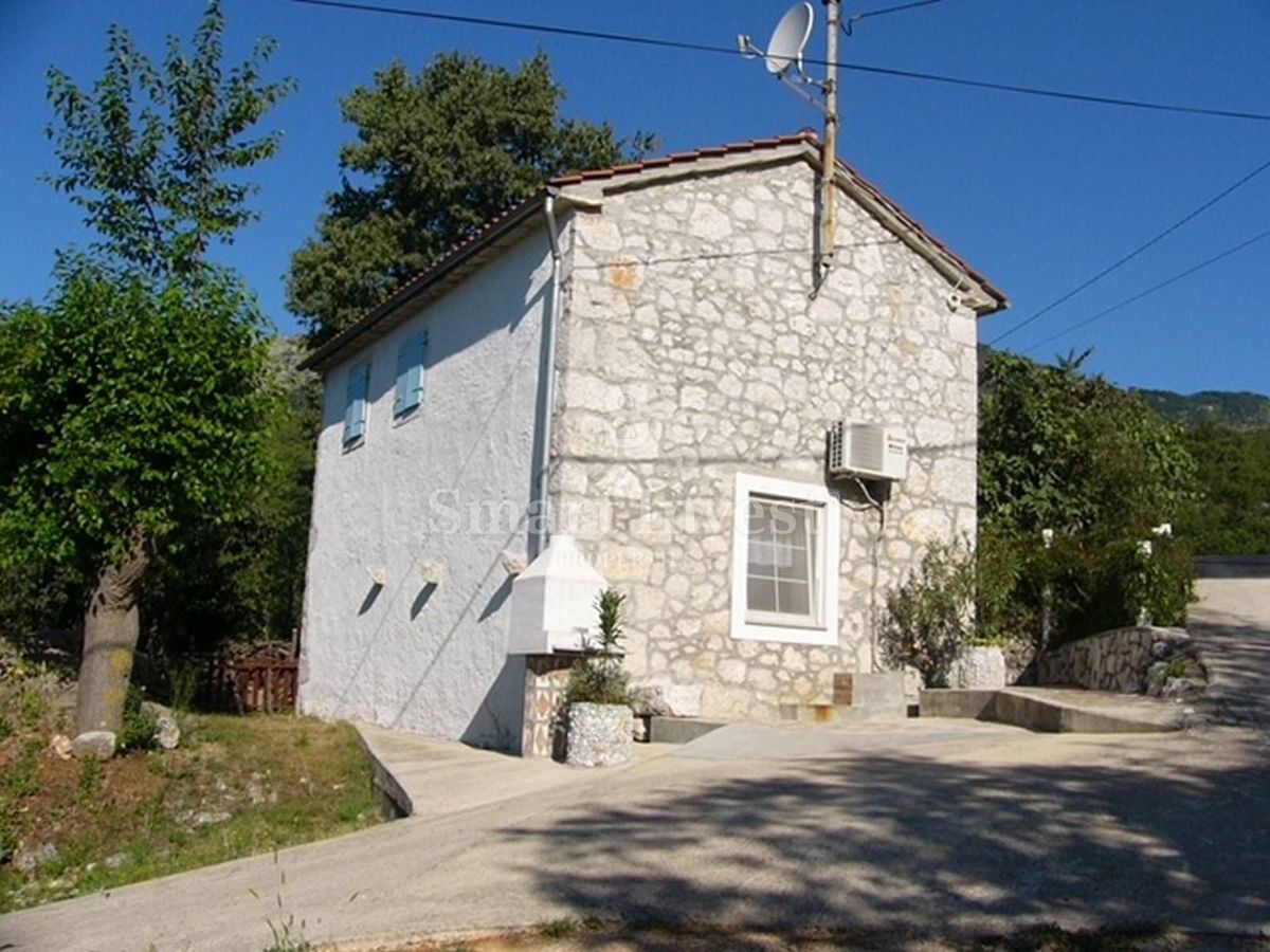 BRSEČ, popolnoma prenovljena avtentična hiša