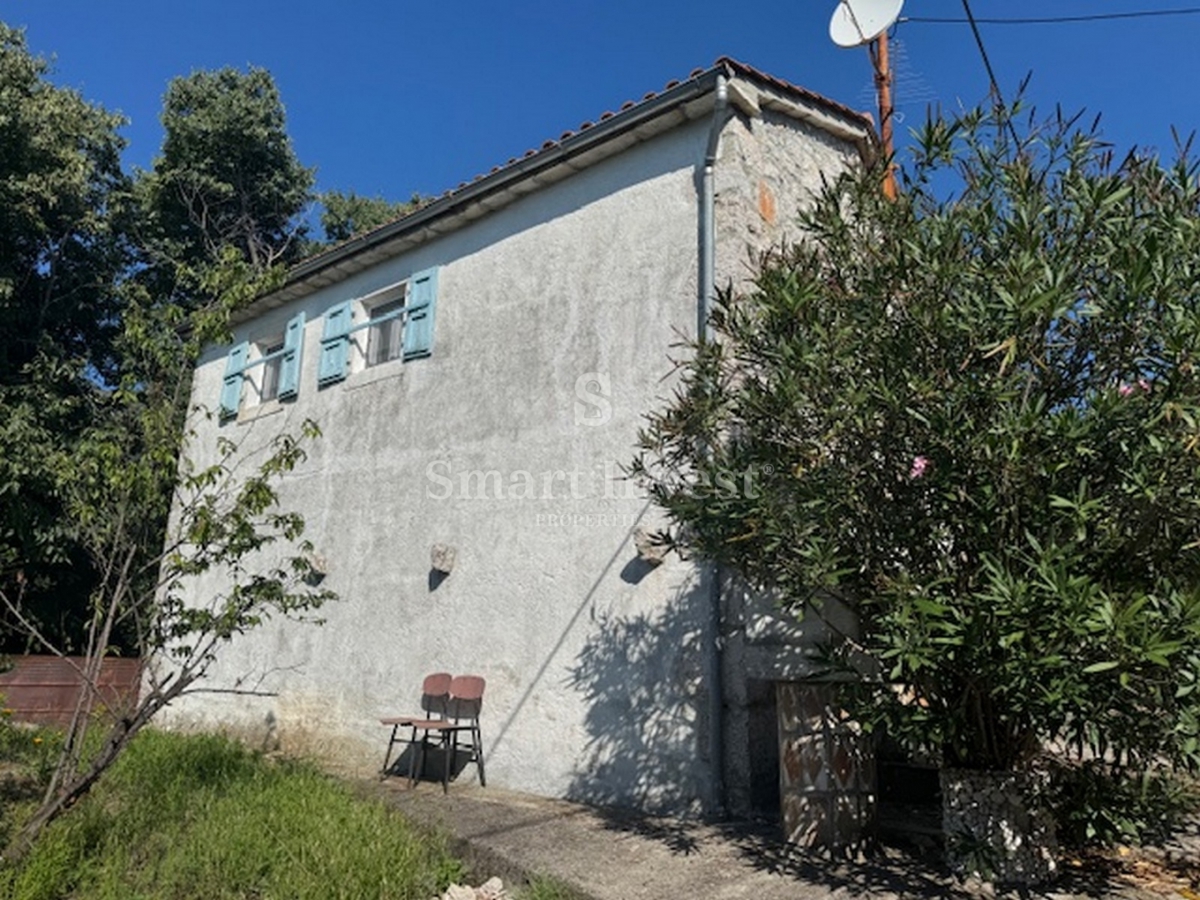 BRSEČ, popolnoma prenovljena avtentična hiša